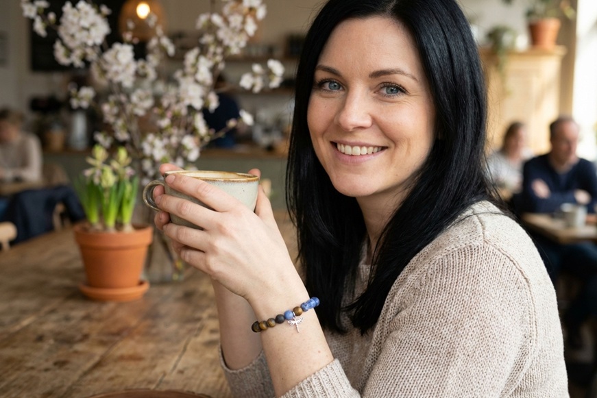 vazka na naramku na modelce